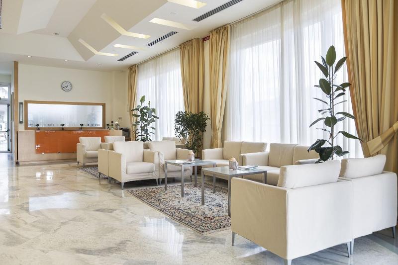 Hotel Mara - Lobi