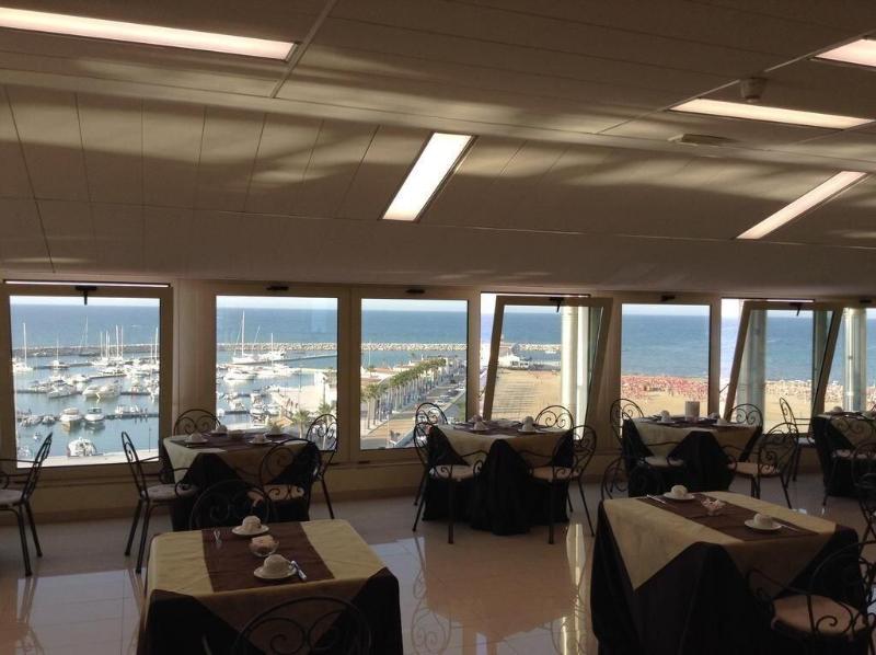 Hotel Borgo Marina - Restoran
