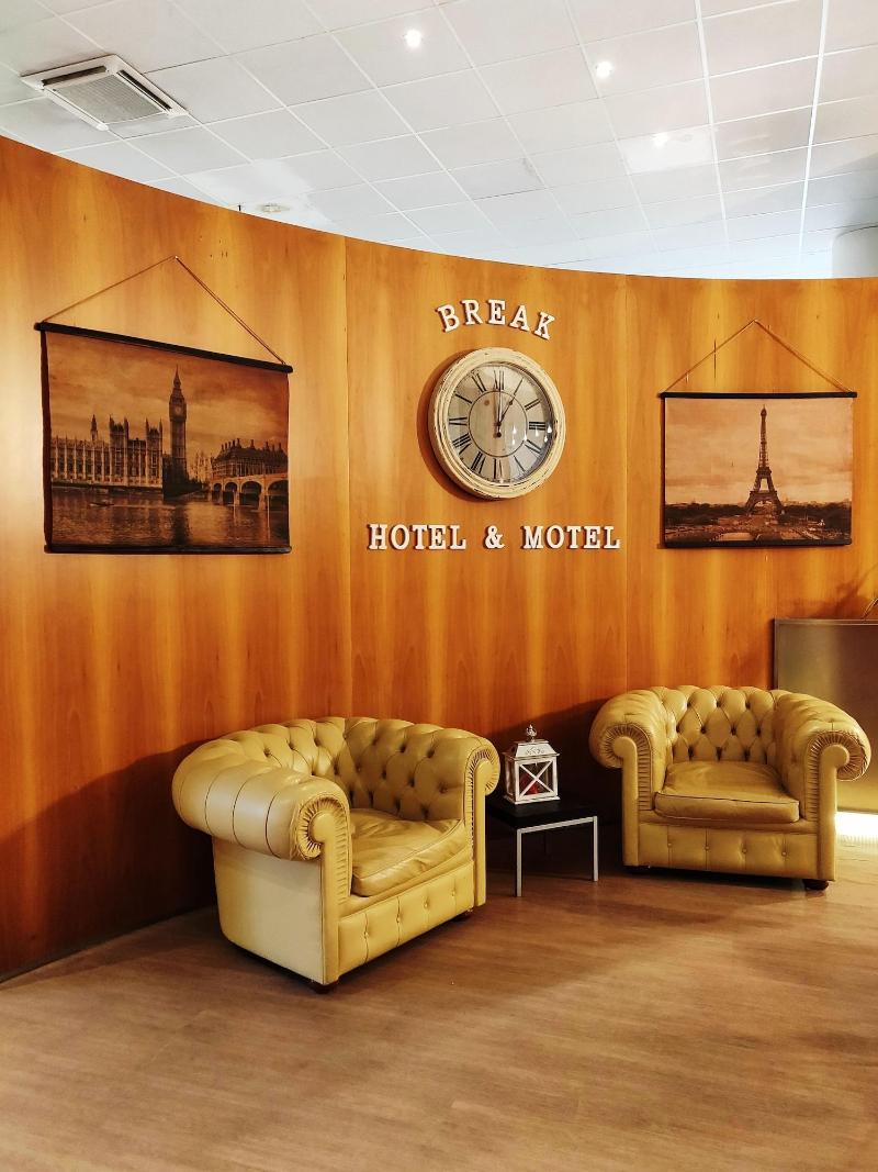 Break Hotel & Motel - Bar
