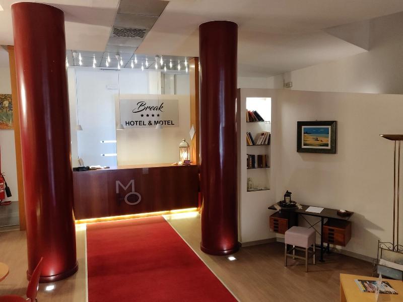 Break Hotel & Motel - Lobi