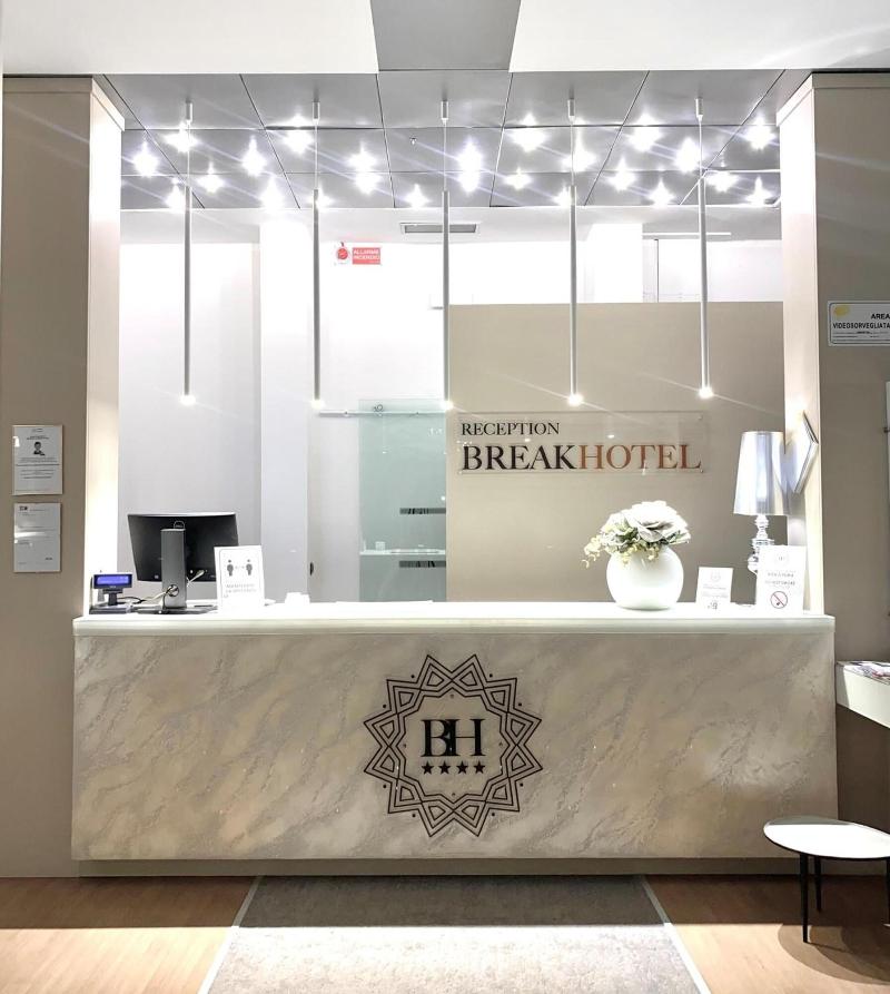 Break Hotel & Motel - Lobi