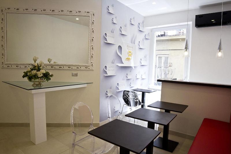 Roman Holidays Boutique Hotel - Lobi