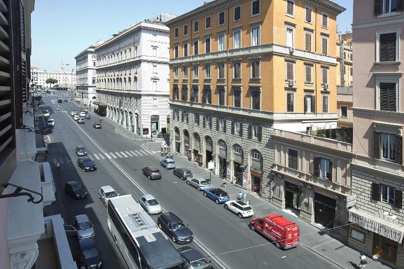 Roman Holidays Boutique Hotel - Oda