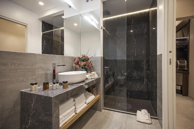 Roman Holidays Boutique Hotel - Oda