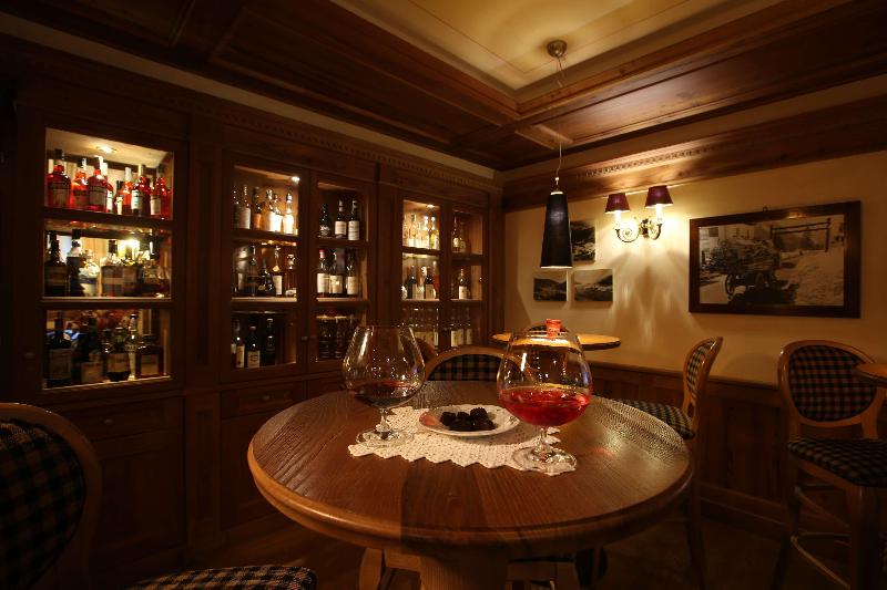 Alpen Suite Hotel - Bar