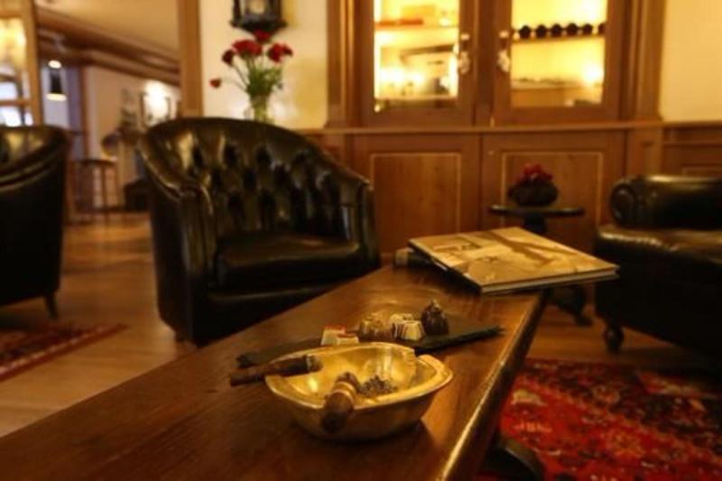 Alpen Suite Hotel - Lobi
