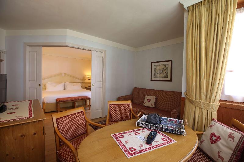 Alpen Suite Hotel - Oda