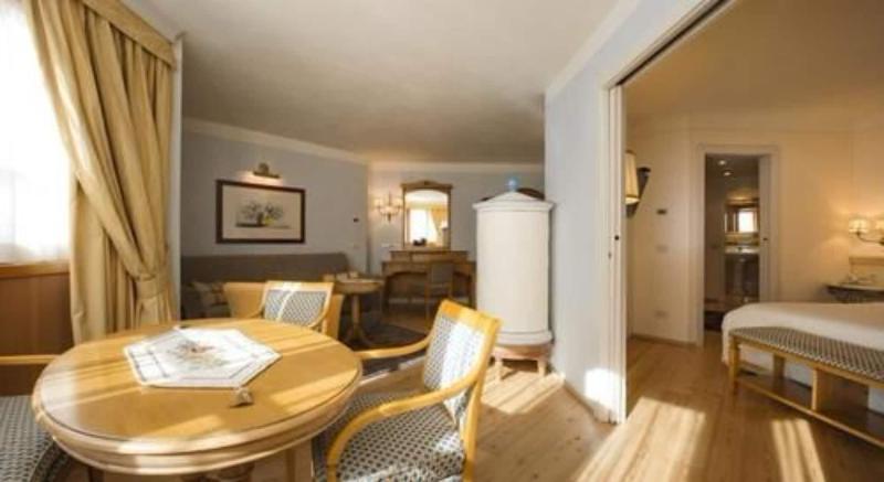 Alpen Suite Hotel - Oda