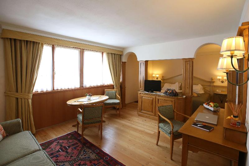 Alpen Suite Hotel - Oda