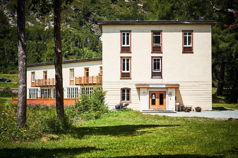 Maloja Palace - Genel