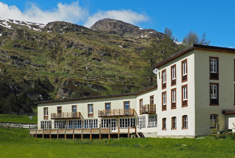 Maloja Palace - Genel