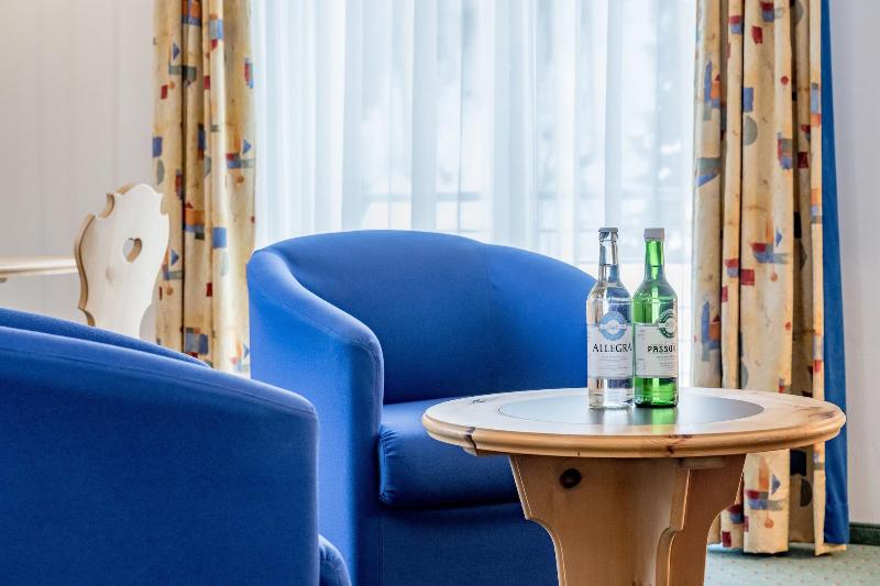 Hotel Post - Oda