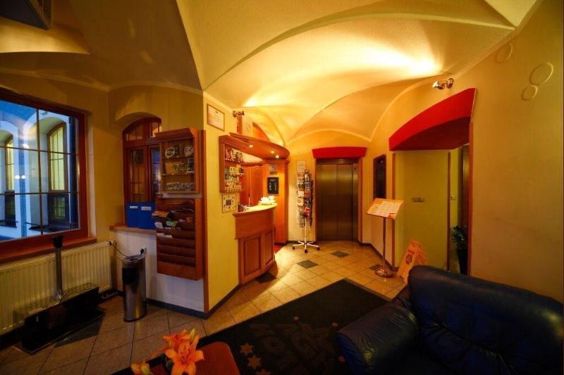 Agh Hotel - Lobi