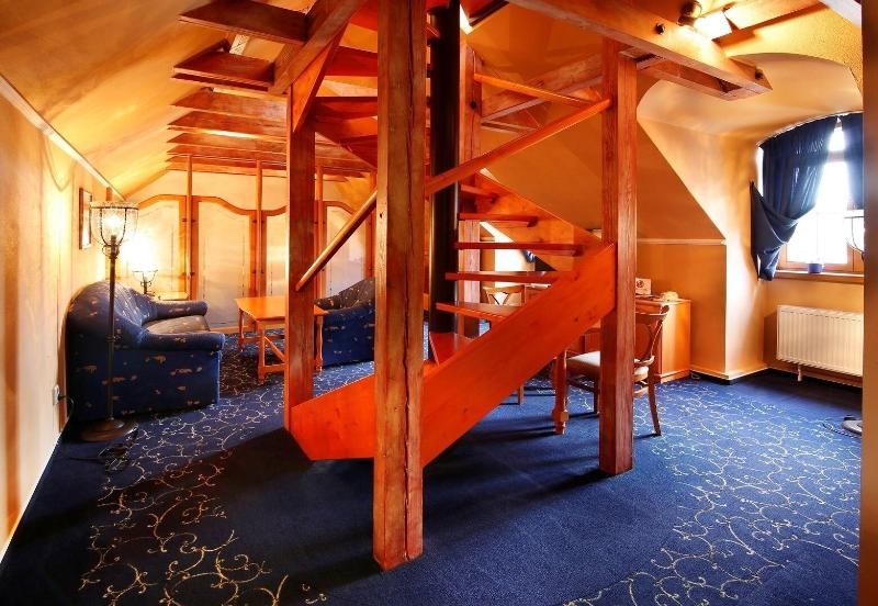 Agh Hotel - Oda