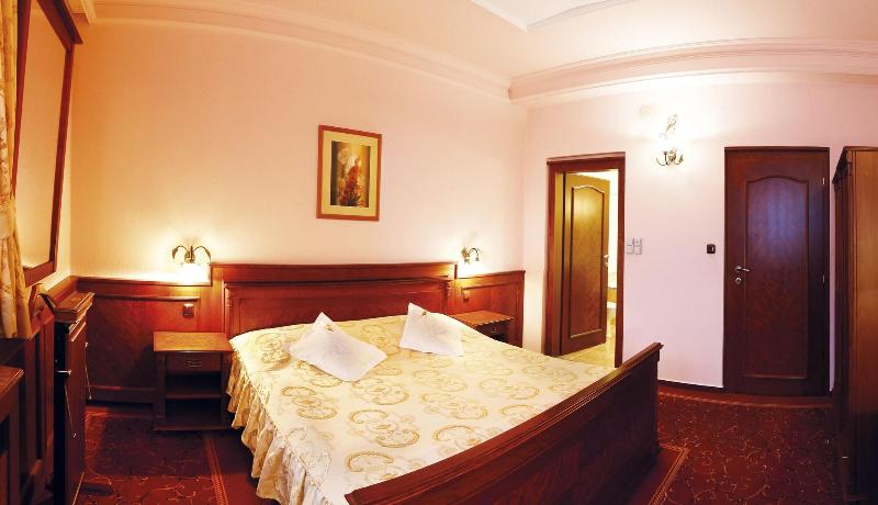Agh Hotel - Oda