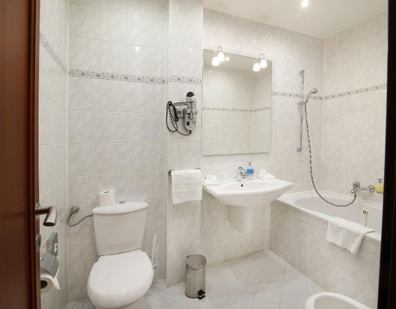 Agh Hotel - Oda