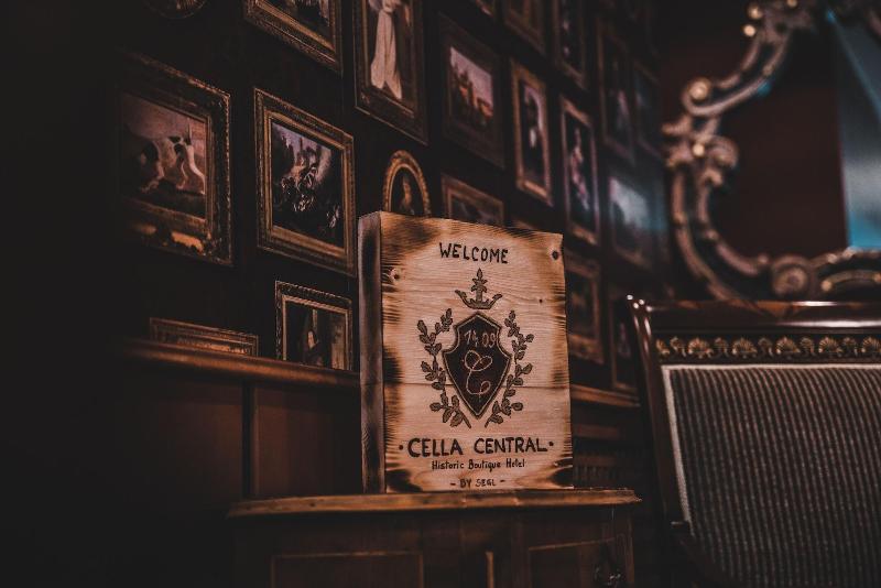 Cella Central Historic Boutique Hotel - Lobi
