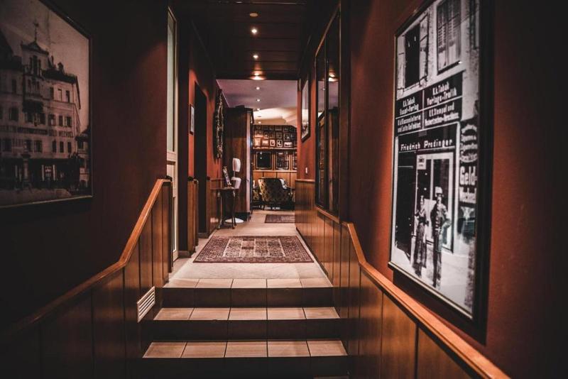 Cella Central Historic Boutique Hotel - Lobi