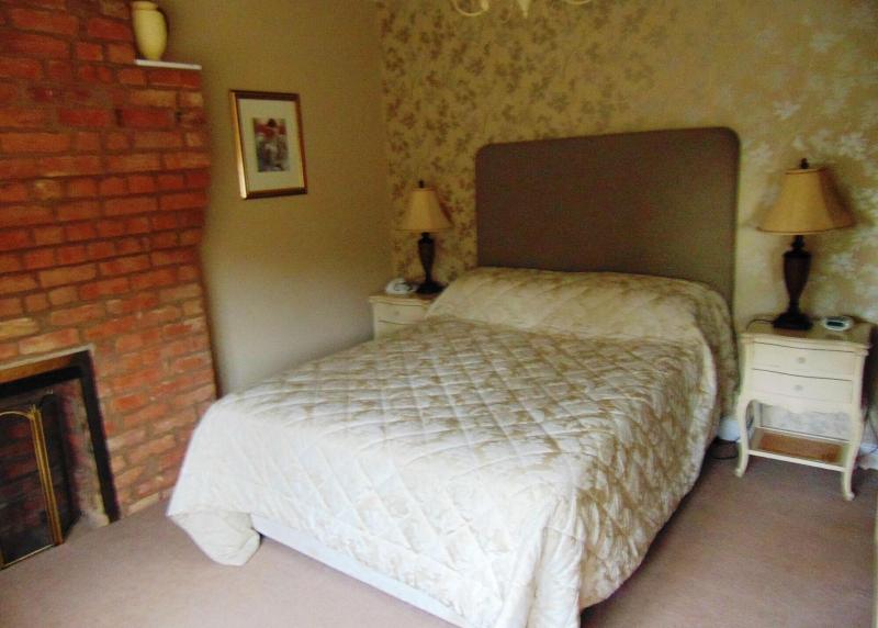Nuthurst Grange Country House Hotel - Oda
