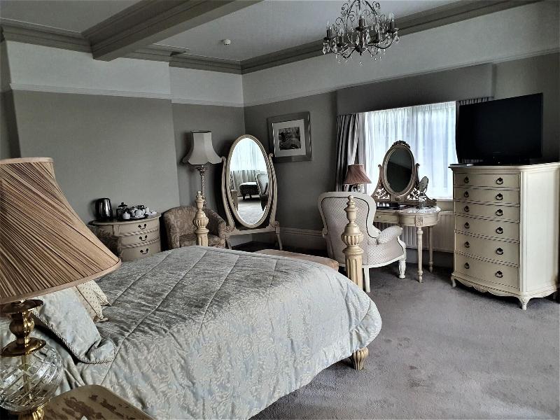 Nuthurst Grange Country House Hotel - Oda
