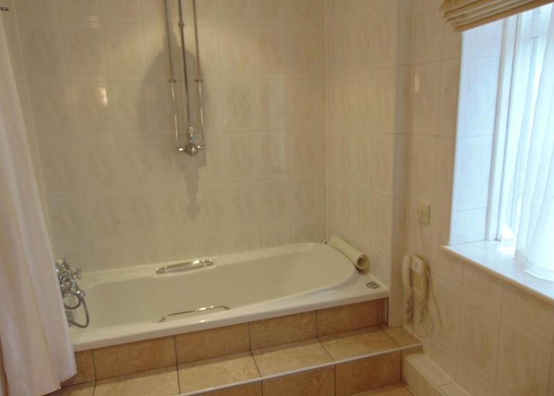 Nuthurst Grange Country House Hotel - Oda