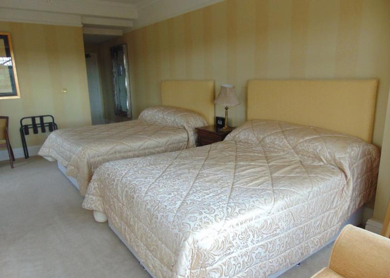 Nuthurst Grange Country House Hotel - Oda