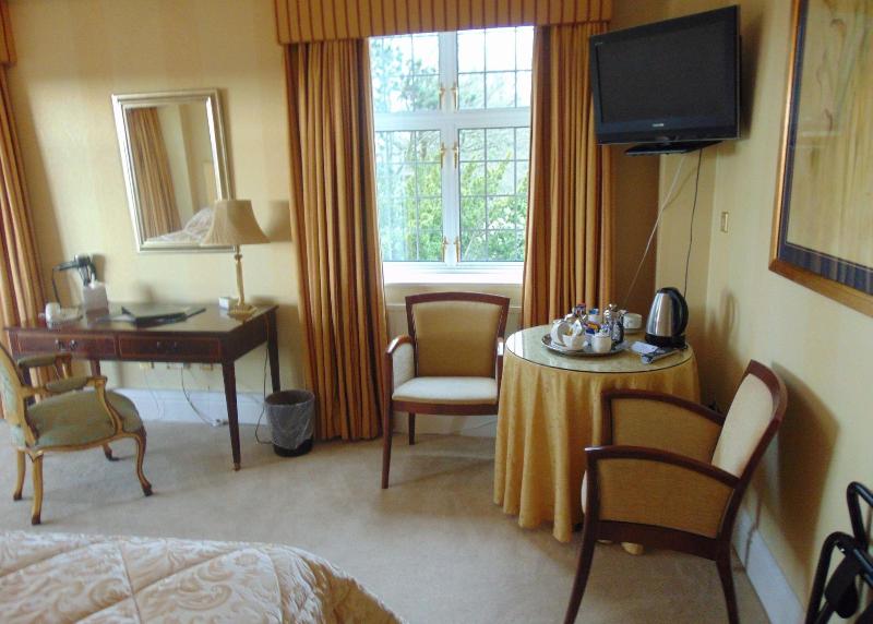 Nuthurst Grange Country House Hotel - Oda