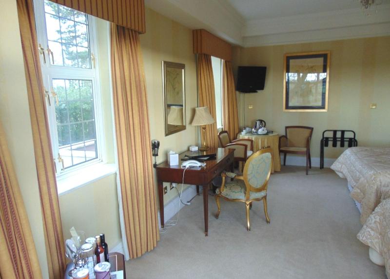 Nuthurst Grange Country House Hotel - Oda