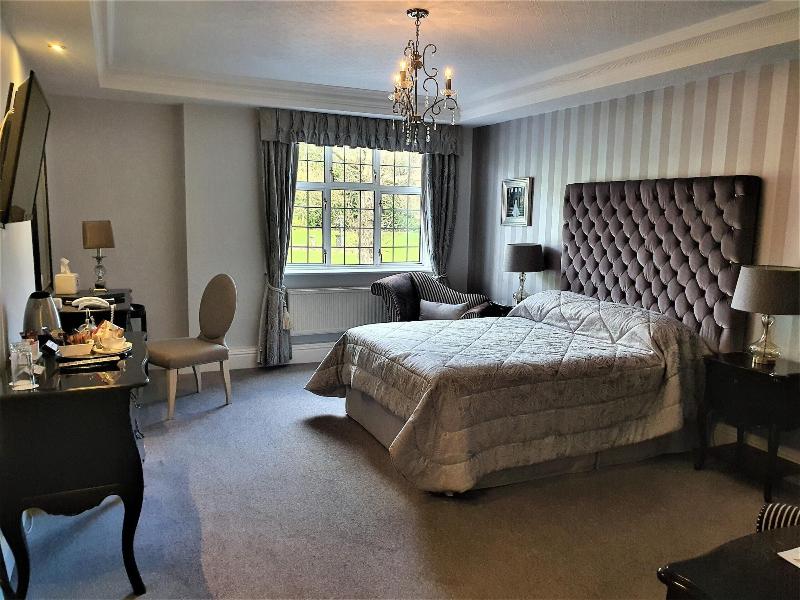 Nuthurst Grange Country House Hotel - Oda
