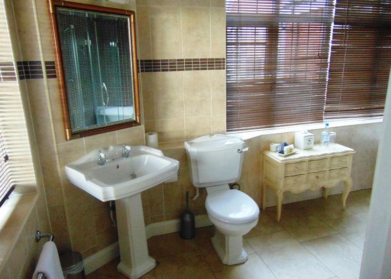 Nuthurst Grange Country House Hotel - Oda