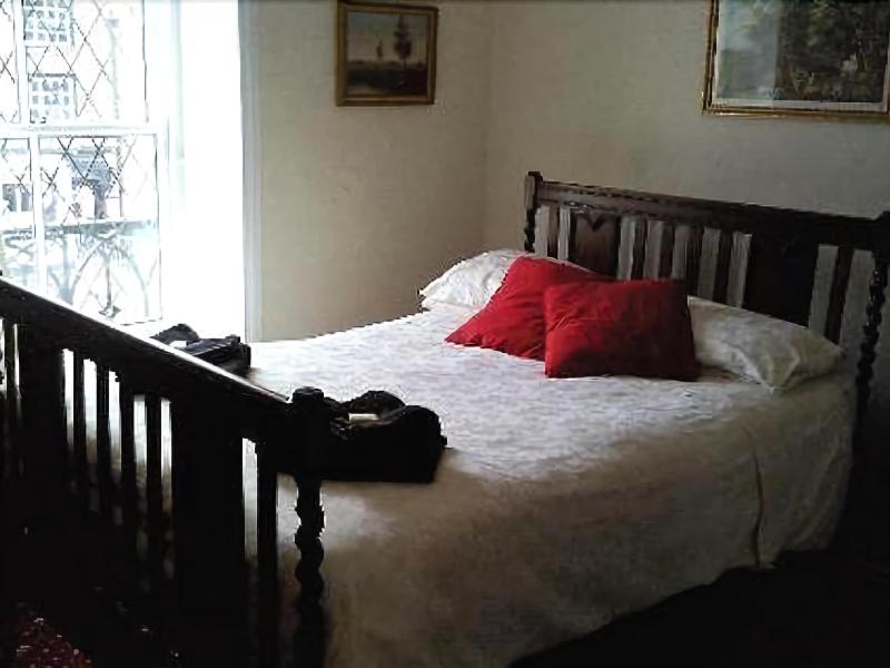 Talbot Hotel - Oda