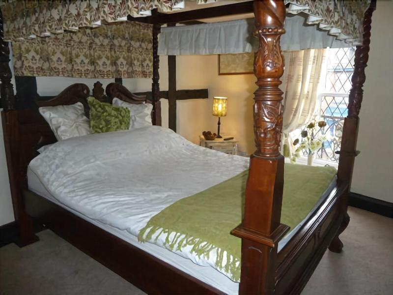 Talbot Hotel - Oda