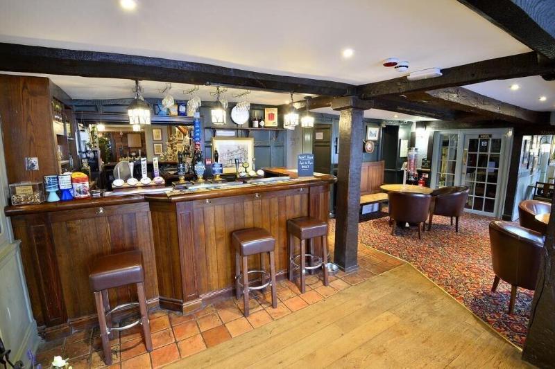 Talbot Hotel - Oda