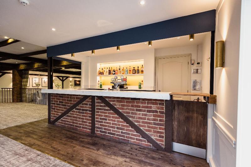 Stirrups Hotel - Bar