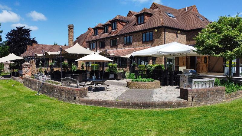 Stirrups Hotel - Genel