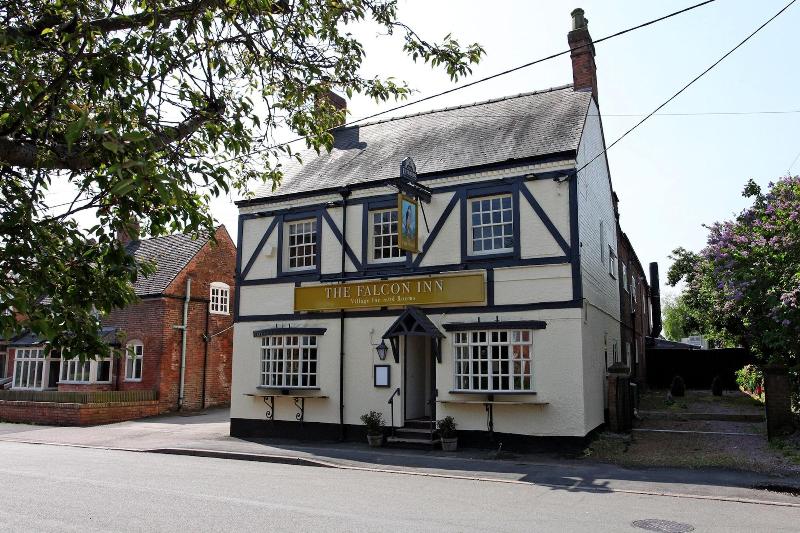 The Falcon Inn - Genel