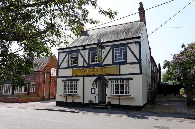 The Falcon Inn - Genel