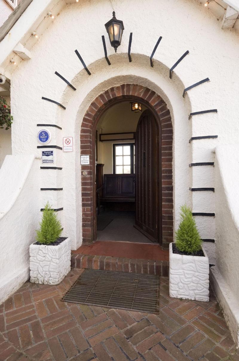The Cottage Hotel - Lobi