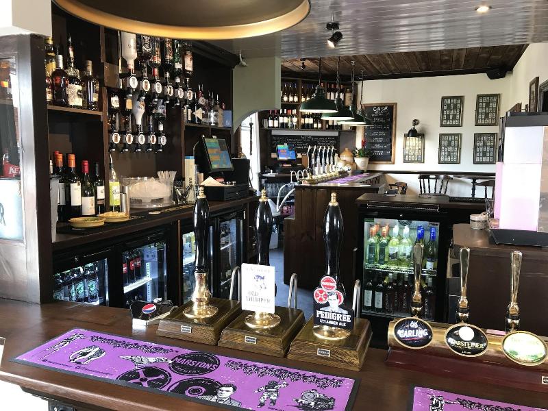 The Kings Arms Hotel - Bar