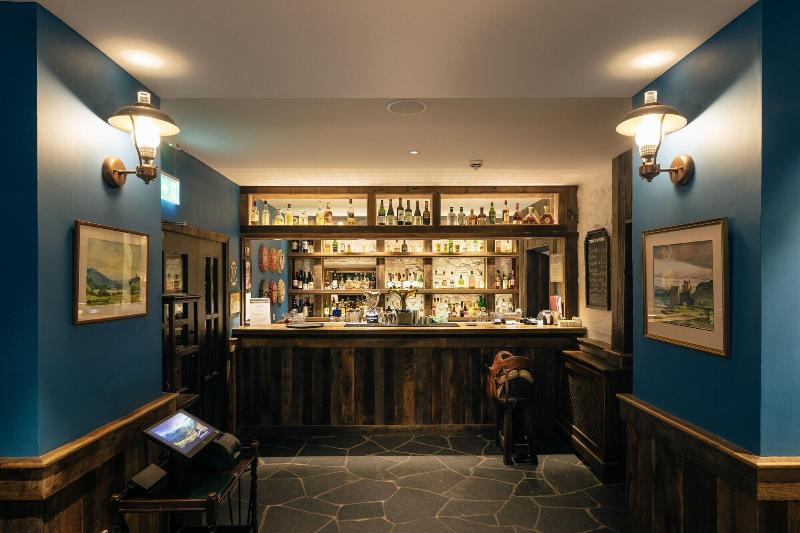 Cluanie Inn - Bar