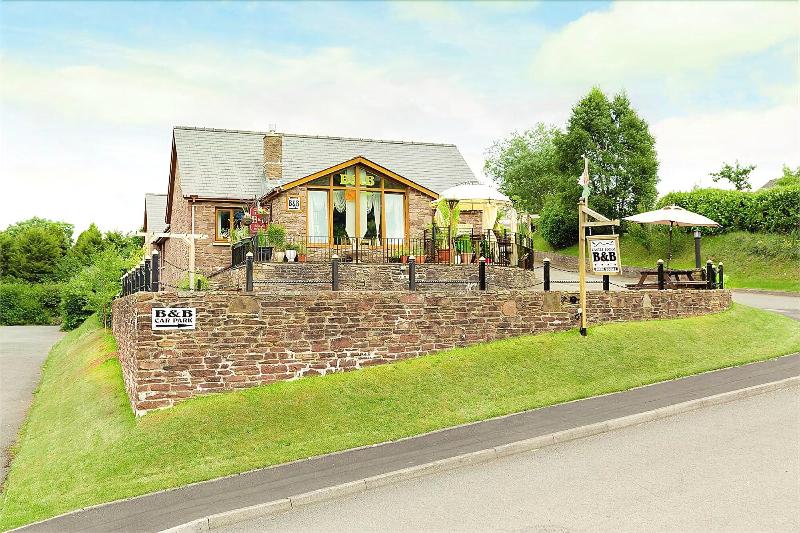 Castle Lodge B&B - Genel