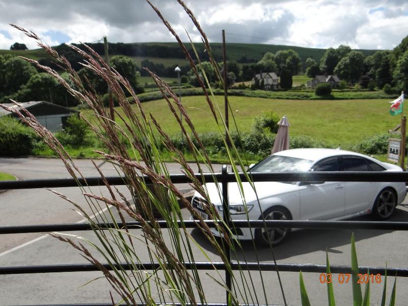 Castle Lodge B&B - Genel
