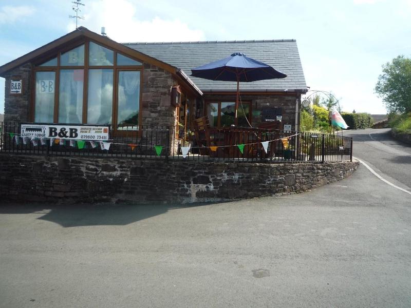 Castle Lodge B&B - Genel