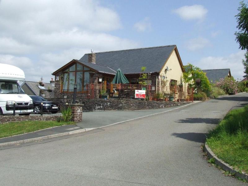 Castle Lodge B&B - Genel