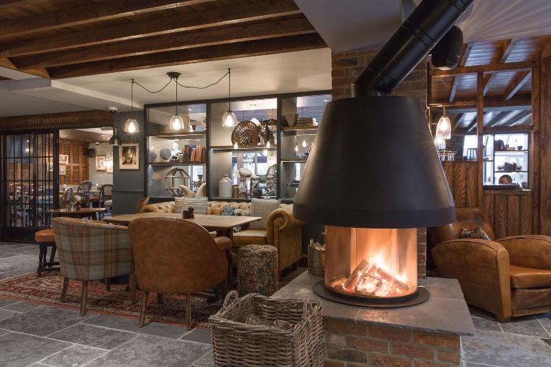The Bridge Hotel - Bar