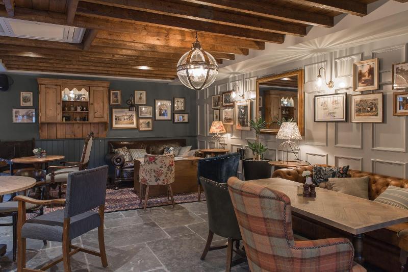 The Bridge Hotel - Lobi