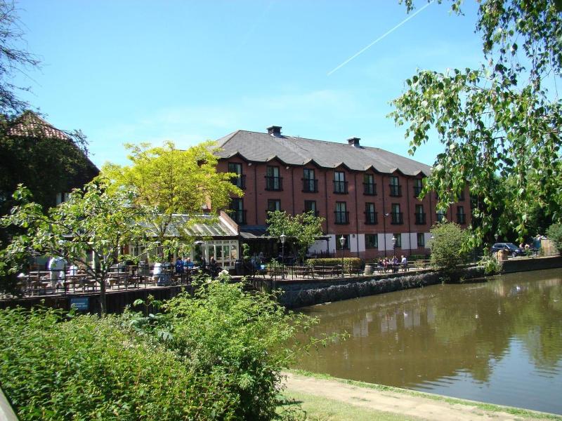 The Bridge Hotel - Genel
