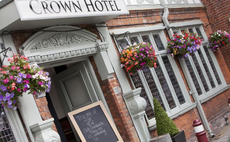 Crown Hotel - Genel