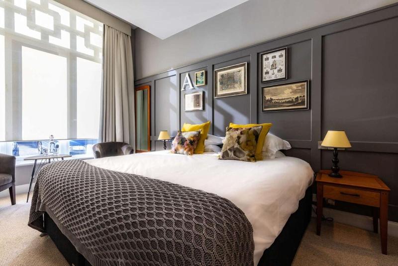 Crown Hotel - Oda