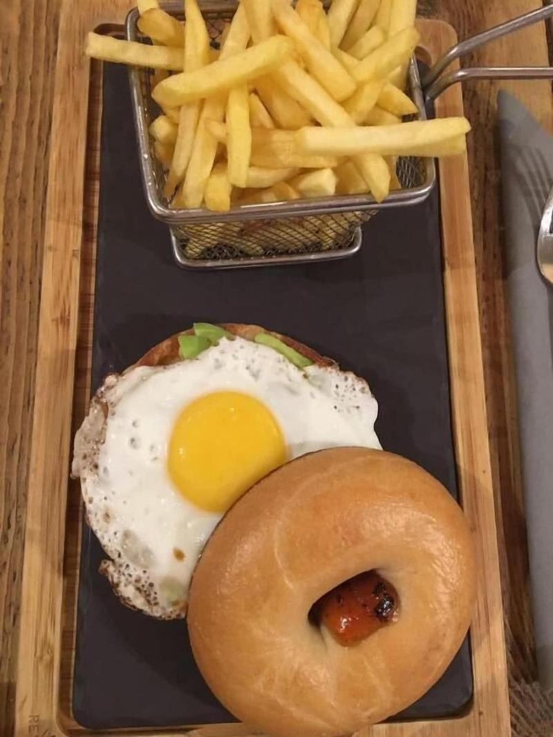Crown Hotel - Restoran